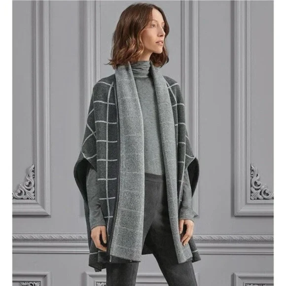 St. John Knit Poncho cardigan wrap - Picture 12 of 12